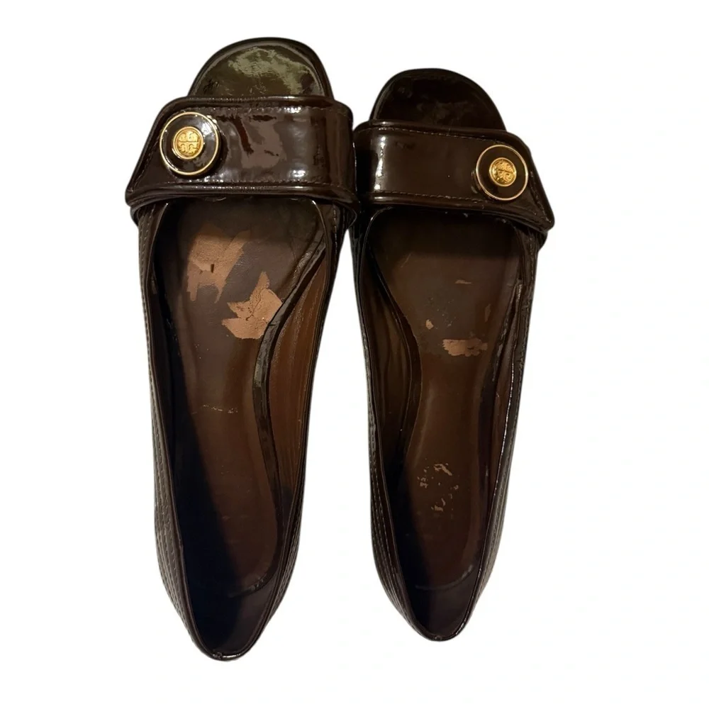 Tory burch Elegant Brown Women's shoes in hood condition just inside peeled